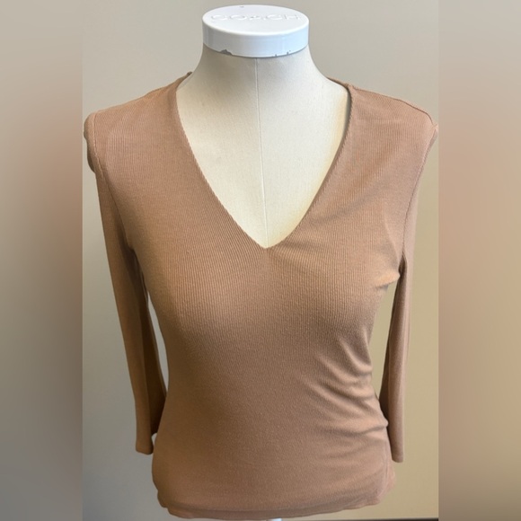 INC International Concepts Tan Fitted Vneck long sleeve women's Blouse Medium - Picture 2 of 10